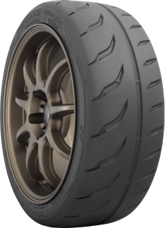 285/35R19
